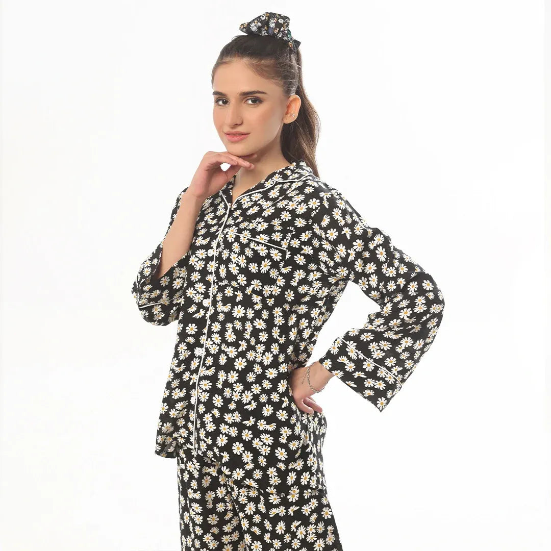 Mat Daisy Linen Pajama Suit with Scrunchie