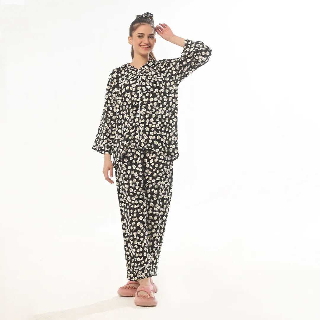 Mat Daisy Linen Pajama Suit with Scrunchie